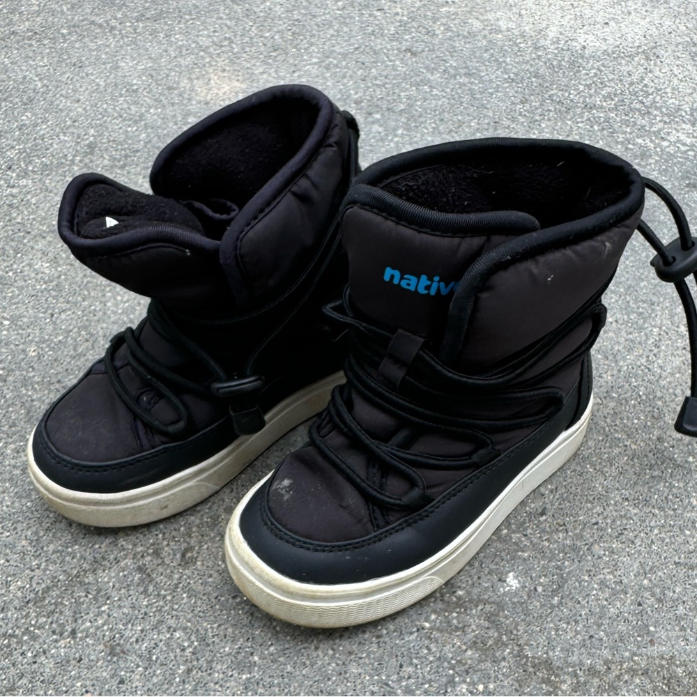 Kids Native snow boot 10